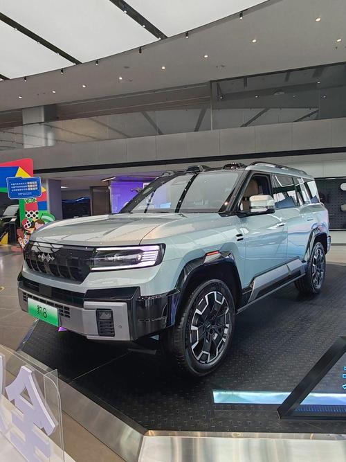 深圳296比亚迪方程豹硬派越野的爆款，英菲尼迪35周年与你共成长